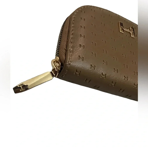 Halston Small Dome Zip Wallet with Key Chain Loop - Taupe - NWOT card holder - Picture 7 of 8